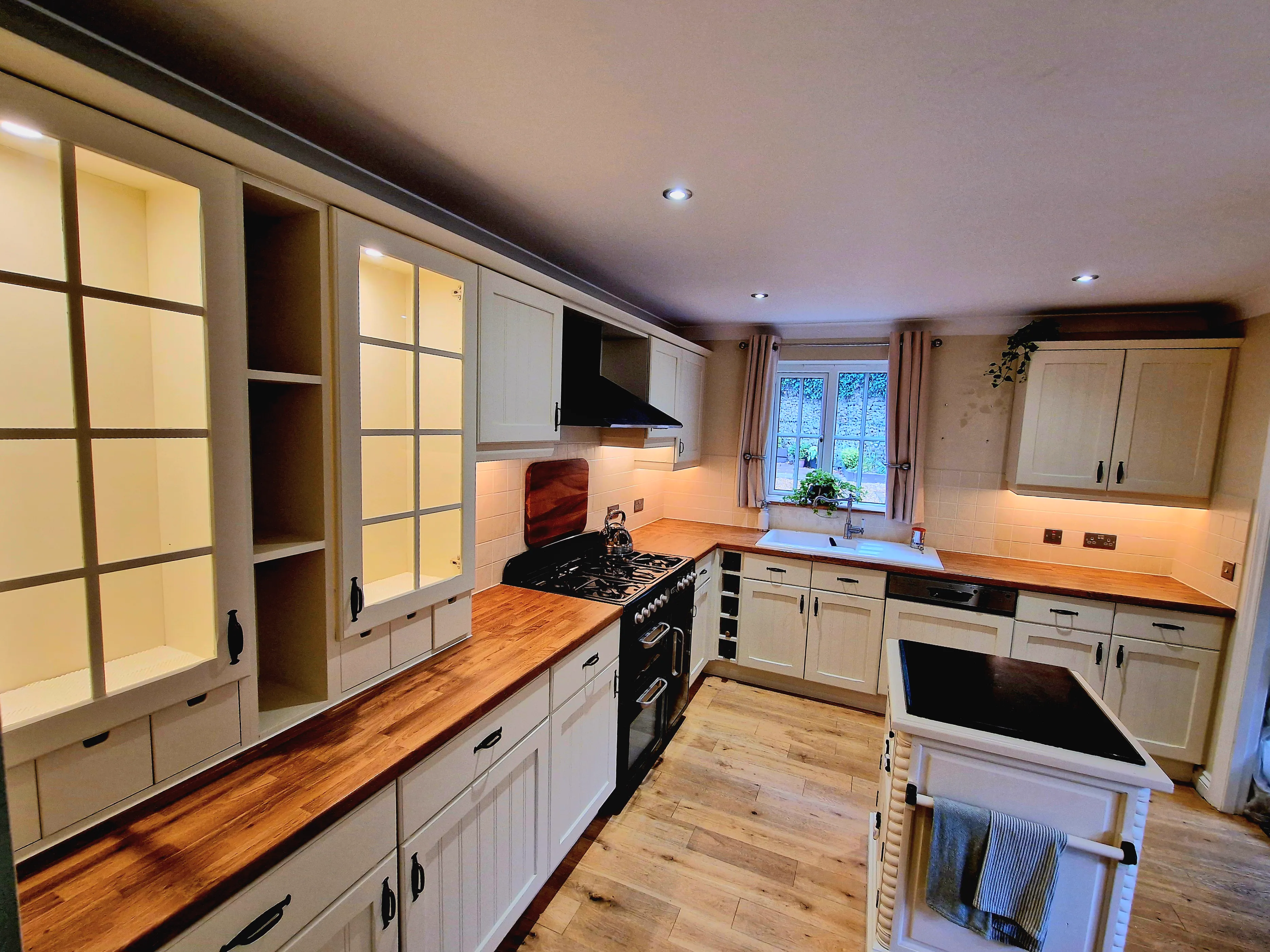 Kitchen refurbishment with electrical installations and wiring services in Raunds, Wellingborough and Northamptonshire by Trade Hub Services